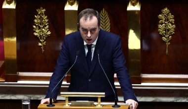 Σ.Λεκορνί για επεισόδια στην Γαλλία: «Δεν θα αφήσουμε να μας εκφοβίσουν»