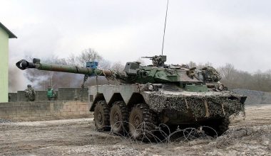 Ρωσία: Δορυφορικές εικόνες αποκαλύπτουν ταχεία αναπλήρωση των αρμάτων μάχης – Τι λένε αναλυτές