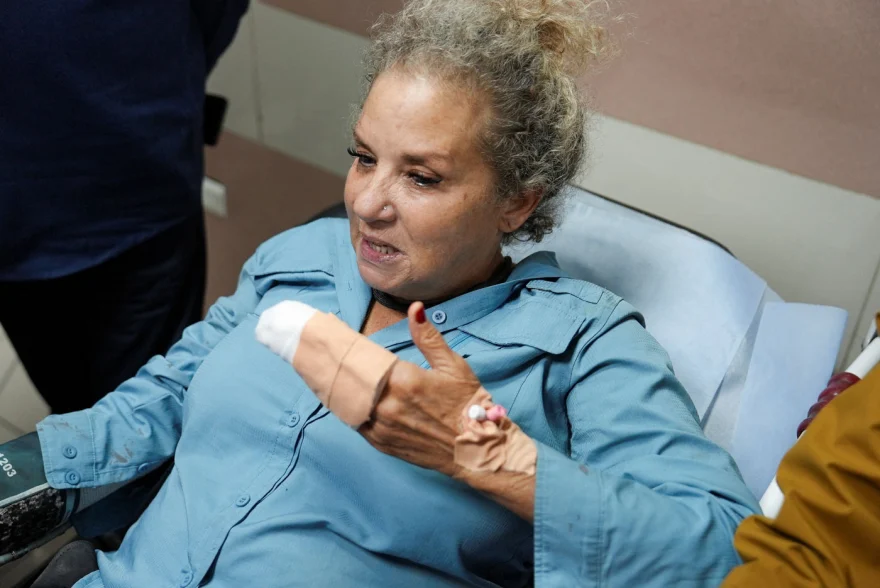 «Με κλωτσούσαν ξανά και ξανά»: Η επίθεση Ισραηλινών εποίκων στη φωτορεπόρτερ της Washington Post