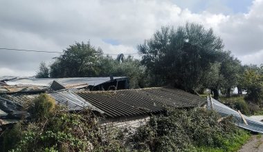 Ανεμοστρόβιλος και χαλαζόπτωση έπληξαν την Bουπρασία Ηλείας: Zημιές σε καλλιέργειες και θερμοκήπια