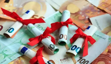 Δώρο Χριστουγέννων 2026: Πότε πληρώνεται και ποιοι εργαζόμενοι το δικαιούνται
