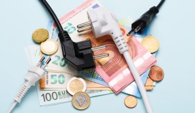 Ρεύμα: 8 απλές αλλαγές στην καθημερινότητα που μπορούν να μειώσουν τον λογαριασμό