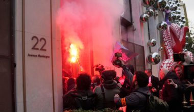 Λεηλατήθηκαν όλες οι εμβληματικές φίρμες ρούχων στο Παρίσι