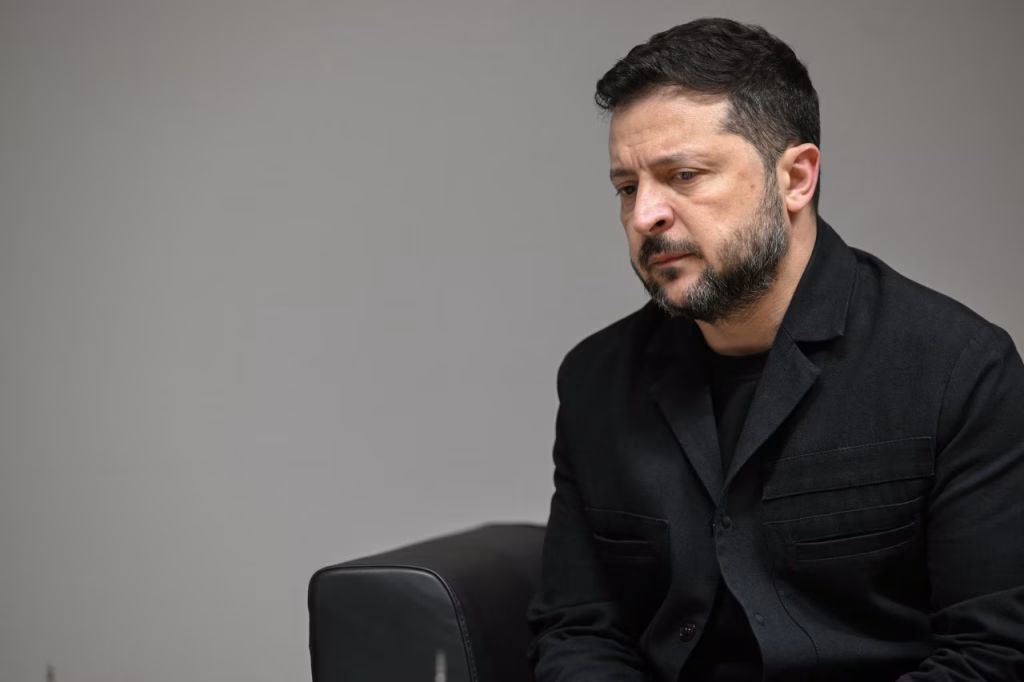Περίεργες κινήσεις από τον Β.Ζελένσκι: Τον έπιασε ξανά φαγούρα στην μύτη – Τι συμβαίνει; (βίντεο)