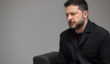 Περίεργες κινήσεις από τον Β.Ζελένσκι: Τον έπιασε ξανά φαγούρα στην μύτη – Τι συμβαίνει; (βίντεο)