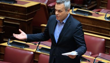 Παραιτήθηκε από βουλευτής ο Χάρης Μαμουλάκης: Οδεύει προς το κόμμα του Αλέξη Τσίπρα