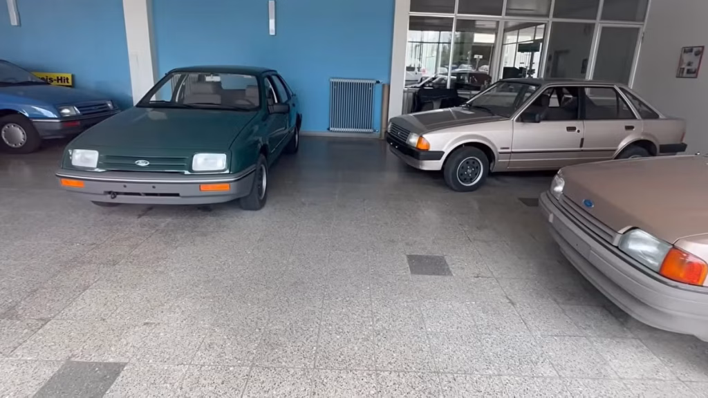 Έμεινε σφραγισμένη για δεκαετίες και έκρυβε σπάνια αυτοκίνητα – Η ανακάλυψη στη Γερμανία (βίντεο)