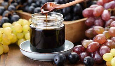 Μέλι ή πετιμέζι στο πρωινό; Ποιες είναι οι πραγματικές διατροφικές διαφορές