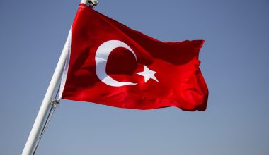 Τουρκία: Αγοράζει ρωσικό ντίζελ και αυξάνει κατά 229% τις δαπάνες για εξοπλισμούς