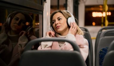 Η χώρα στην οποία κινδυνεύεις με πρόστιμο εάν ακούς μουσική χωρίς ακουστικά στα ΜΜΜ