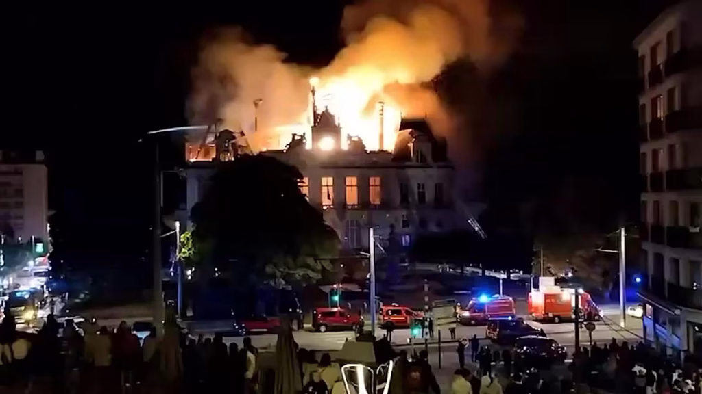 Γαλλία: Συνελήφθη 40χρονος για τον εμπρησμό του ιστορικού δημαρχείου της Λιμόζ
