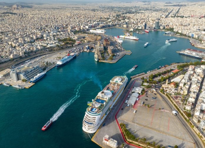 Η Cosco ιδρύει θυγατρική για logistics, ακίνητα και ενέργεια: Το λιμάνι πλέον δεν είναι αρκετό