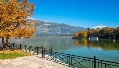 3+1 λίμνες στην Ελλάδα που αξίζει να επισκεφθείτε αυτό το φθινόπωρο (φωτο)