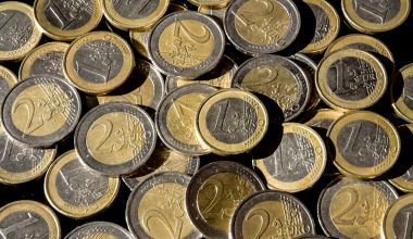 Ψάξτε τα πορτοφόλια σας: Τα κέρματα των 2 ευρώ που μπορεί να αξίζουν έως και 3.100 ευρώ!