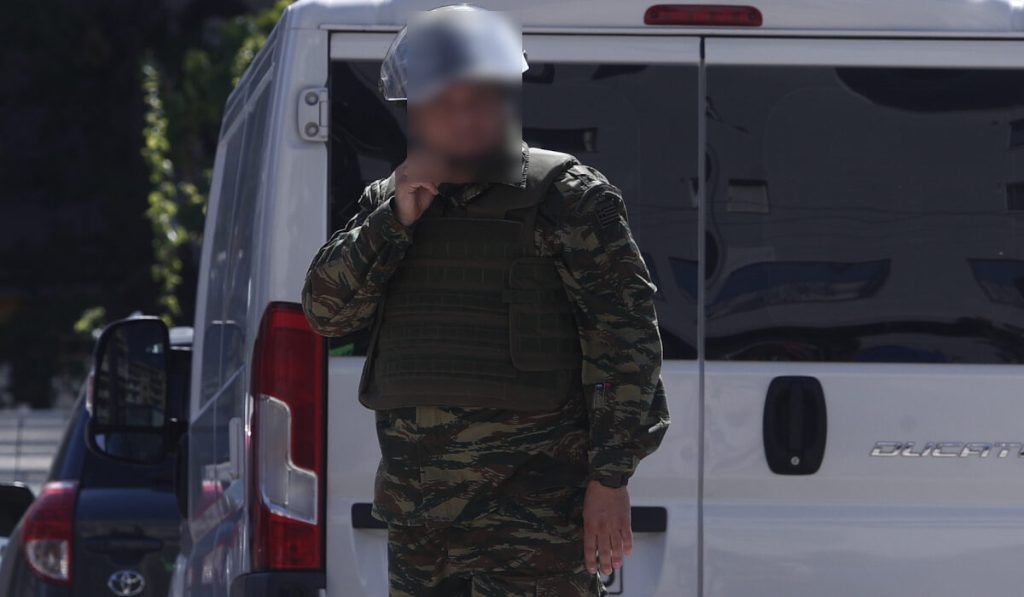 Χαϊδάρι: Παλιά οξειδωμένη χειροβομβίδα εντοπίστηκε σε πάρκο – Αποκλείστηκε η περιοχή (upd)