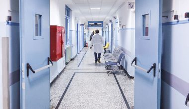 Ιδιωτικοποίηση της μισθοδοσίας των νοσοκομείων! – Κατηγορίες για προβλήματα και υψηλό κόστος
