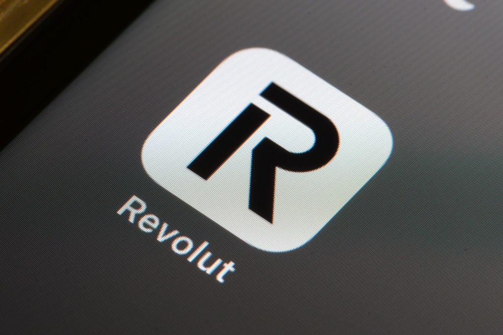«Κατέρρευσε» η Revolut: Χρήστες δεν μπορούν να συνδεθούν στους λογαριασμούς τους