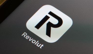 «Κατέρρευσε» η Revolut: Χρήστες δεν μπορούν να συνδεθούν στους λογαριασμούς τους