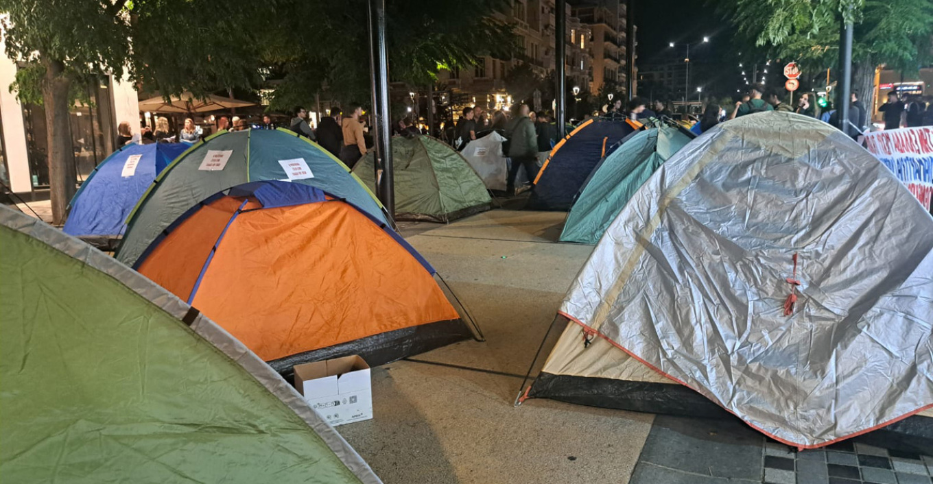 Μετά την Αθήνα φοιτητές έστησαν σκηνές και στη Θεσσαλονίκη εξαιτίας των ενοικίων (φωτο)