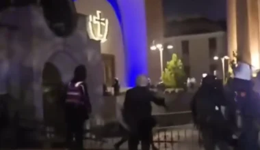 Τίρανα: Άγρια επεισόδια έξω από Καθεδρικό Ναό – Παρέμβαση της Ορθόδοξης Εκκλησίας (βίντεο)
