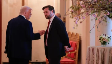 Ο Ν.Τραμπ επικηρύσσει όσους «τρώνε» δημόσιο χρήμα: Έως και 30.000 δολάρια το «κεφάλι» (βίντεο)