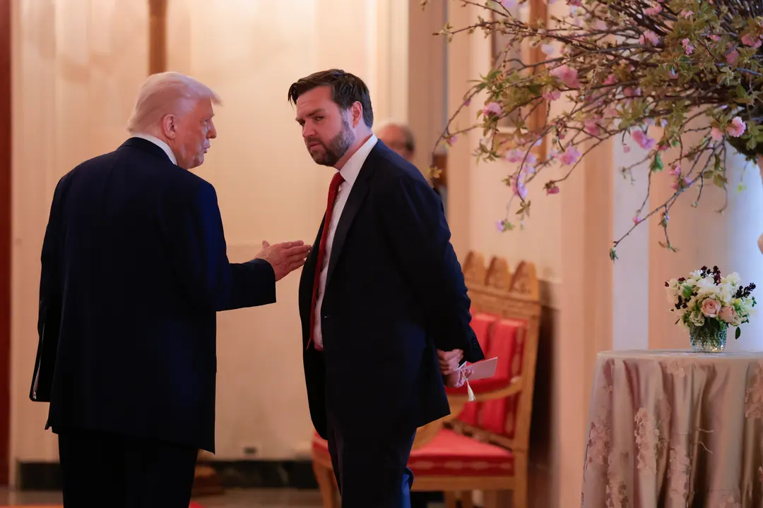 Ο Ν.Τραμπ επικηρύσσει όσους «τρώνε» δημόσιο χρήμα: Έως και 30.000 δολάρια το «κεφάλι» (βίντεο)