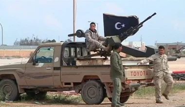 Ένοπλοι εφόρμησαν στο Ελεγκτικό Συνέδριο της Λιβύης για να αντικαταστήσουν τον διοικητή του