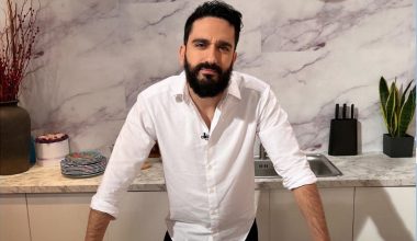 Δ.Ατζαράκης: Τρόλαρε τον Κ.Αργυρό με βίντεο από τον Τιτανικό, τη Χιροσίμα και τους Δίδυμους Πύργους