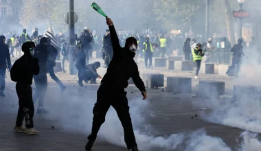 «Βράζει» η Ευρώπη: Διαδηλώσεις και επεισόδια σε Γαλλία, Ιταλία, Πορτογαλία και Αλβανία (βίντεο)
