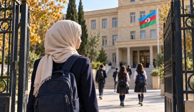 Αζερμπαϊτζάν: «Μπλόκο» σε 31 Τούρκους βουλευτές και δημοσιογράφους για την ισλαμική μαντίλα