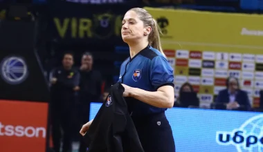 Στη ΓΑΔΑ η διεθνής διαιτητής Βάσω Τσαρούχα μετά τη σύλληψή της στο «Ελ. Βενιζέλος» (φωτο)