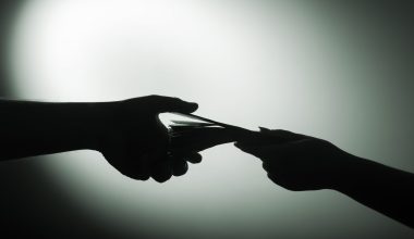 Σκάνδαλο στημένων αγώνων: Βρέθηκαν 102.000 € στο σπίτι δεύτερου διαιτητή!