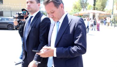 Αυτό είναι το μοντέλο που εμφανίστηκε μαζί με τον Απόστολο Λύτρα (φώτο)