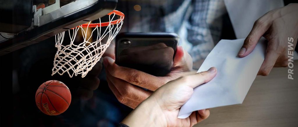 SMS «φωτιά» για τα στημένα: «Ποιους θέλεις να αποβάλω με πέντε φάουλ;»