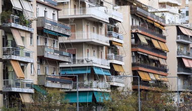 Πολυκατοικίες: Πότε επιτρέπονται οι κάμερες στην είσοδο – Τι ισχύει για ενοικιαστές και ιδιοκτήτες