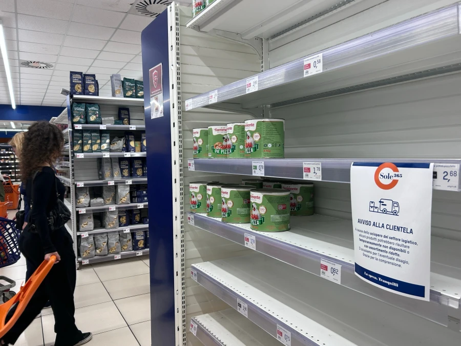 Ιταλία: Ελλείψεις σε τρόφιμα και καύσιμα λόγω της απεργίας των οδηγών φορτηγών (βίντεο)