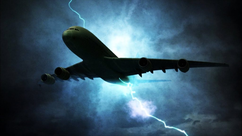 Βίντεο: Κεραυνός χτύπησε αεροσκάφος της LATAM εν μέσω καταιγίδας – Η στιγμή που φωτίζεται η καμπίνα