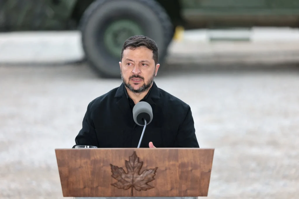 Β.Ζελένσκι: «Δεν υπάρχει κάτι προσωπικό με τον Ν.Τραμπ – Με τη στάση του ενισχύει τον Β.Πούτιν»