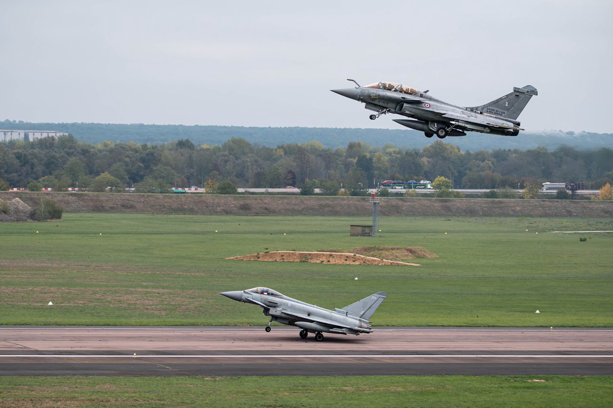 RAF και γαλλικά Rafale σε άσκηση πυρηνικής αποτροπής (φώτο)