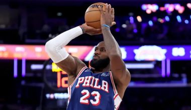 Μυθική ανατροπή από το -29 για τους 76ers και ιστορικό ρεκόρ για τον Λεμπρόν Τζέιμς (βίντεο)