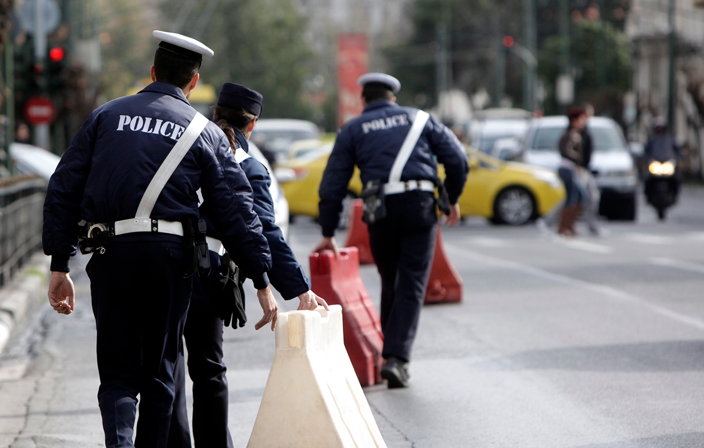 28η Οκτωβρίου: Αυξημένα μέτρα της Τροχαίας και απαγόρευση για τα φορτηγά