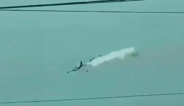 Σοκάρει η στιγμή που δύο αεροσκάφη της Αεροπορίας των Φιλιππίνων συγκρούονται στον αέρα (βίντεο)