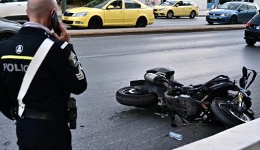 Τροχαίο στην Καλλιθέα: Ο οδηγός της μηχανής εγκατέλειψε την τραυματισμένη συνεπιβάτιδά του
