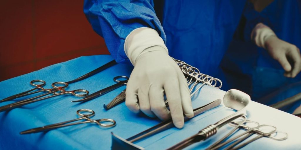Άνθρωποι που επέζησαν ενώ είχαν ολόκληρο αντικείμενο μέσα στο σώμα τους