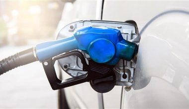 Καύσιμα: Νέες ανατιμήσεις απειλεί να φέρει το ράλι του Brent – Τι θα γίνει με τις επιδοτήσεις