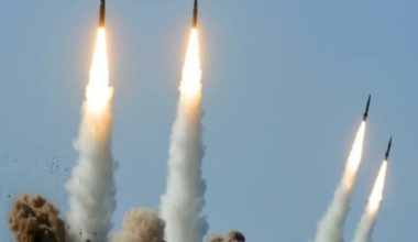 Οι Ρώχοι χτύπησαν με πύραυλο Iskander και κεφαλή διασποράς το ιστορικό κέντρο του Κιέβου (βίντεο)