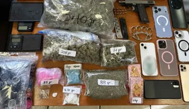 Συλλήψεις τριών συγγενικών προσώπων για κατοχή και διακίνηση ναρκωτικών σε όλη την Δραπετσώνα (φωτο)