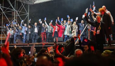 Ποιοι και πώς νίκησαν τον Α.Βούτσιτς στην Σερβία