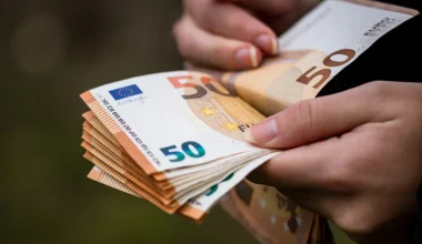 Πώς πληρώνονται όσοι εργαστούν την 28η Οκτωβρίου – Τι ισχύει για μισθούς και ημερομίσθια
