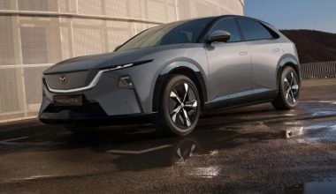 Mazda CX-6e: Το SUV που μπορεί να βρίζει τους άλλους οδηγούς
